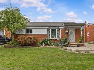 13330 Peach St, Southgate, MI 48195