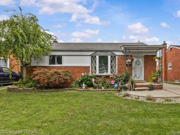 13330 Peach St, Southgate, MI 48195
