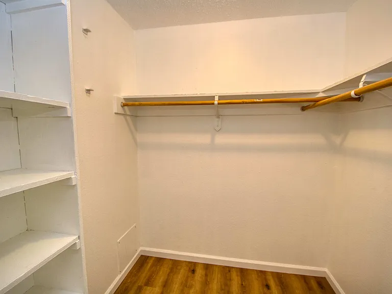 510 Country Village Dr — Photo 8