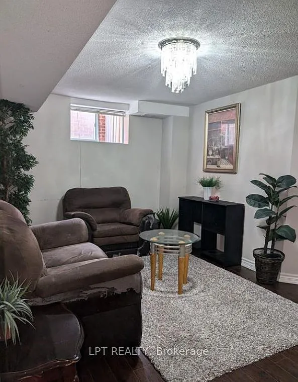 2 bed, $2,000 — Photo 2