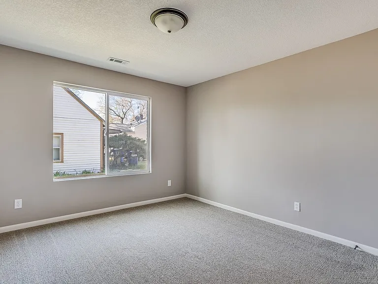 1832 S Washington Ave — Photo 8