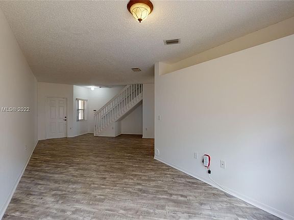 4th image of 2208 SE 26th Ln #3