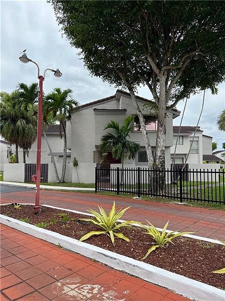 1st image of 714 NW 106th Ave #B2-1