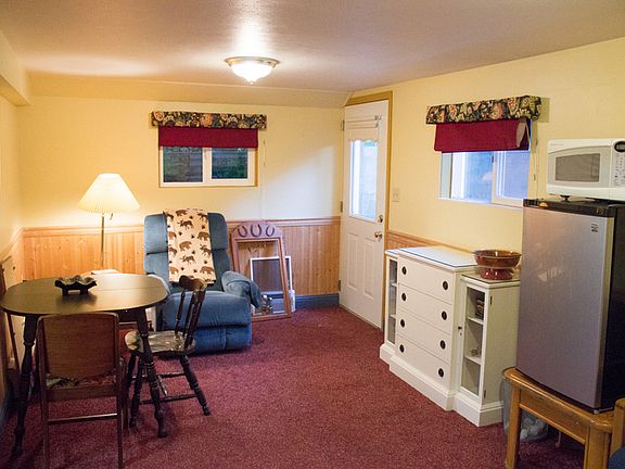 5th image of 241 University Ave #1