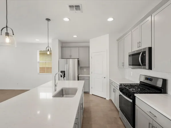 8330 S Clara Roberts Way, Vail, AZ 85641