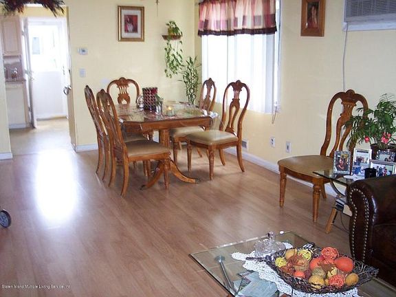 3rd image of 44 Seaver Ave