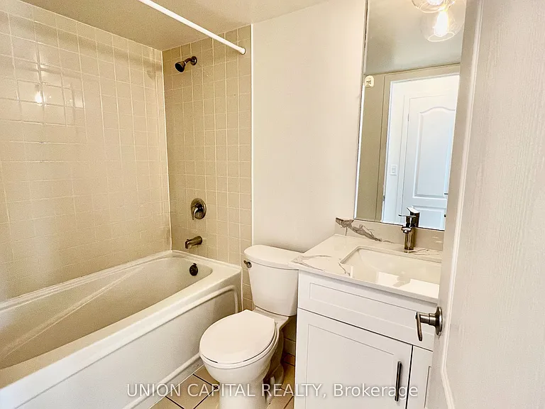 38 Lee Centre Dr #1907 — Photo 8