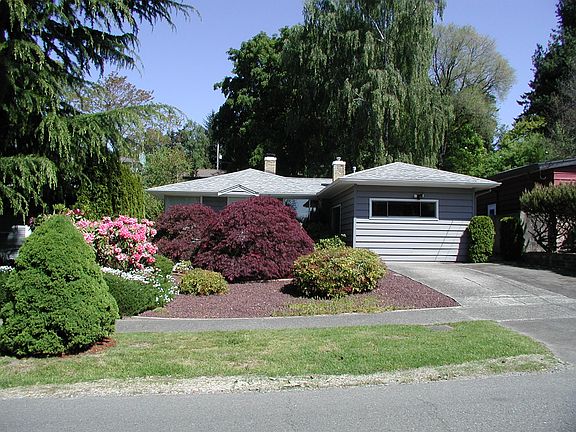 2nd image of 2538 NE 82nd St