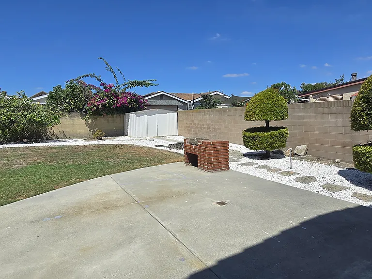 19705 Nicholas Ave — Photo 24