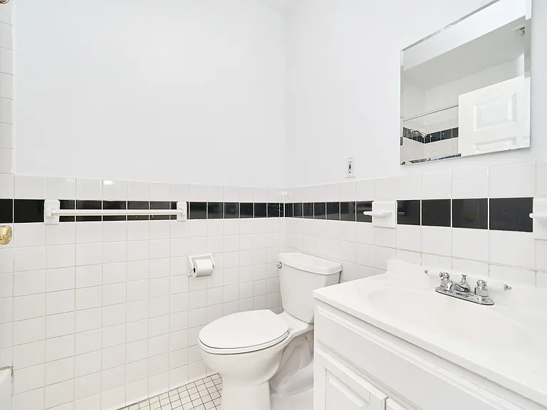 19 W 123rd St #2 — Photo 8