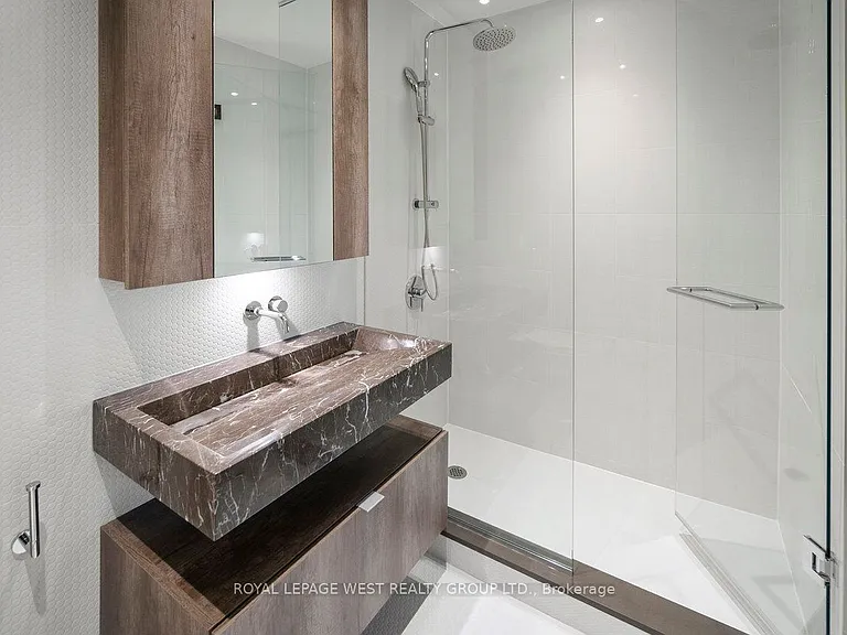 11 Yorkville Ave #1310 — Photo 30