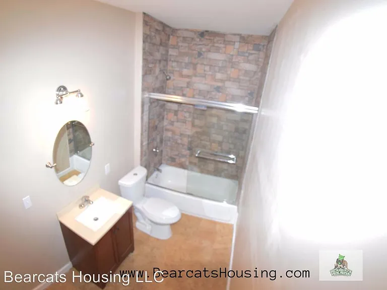 6 bed, 2600 sqft, $650 — Photo 5