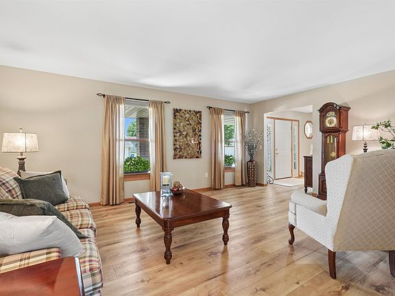 5th image of 4925 Gabriel Dr