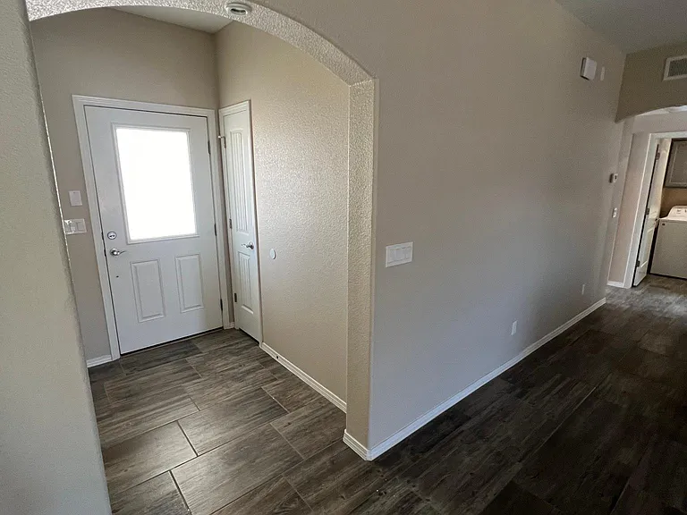 340 Isaias Ave — Photo 20
