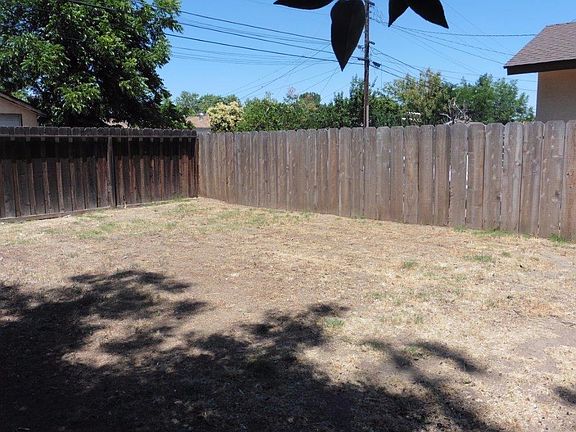 4th image of 3009 E Floradora Ave