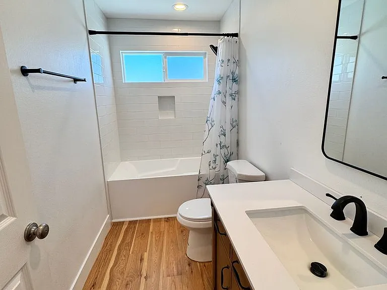 3951 Howard Ave — Photo 8