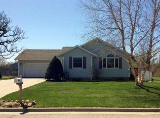 907 Lone Tree Ln, Prairie Du Sac, WI 53578