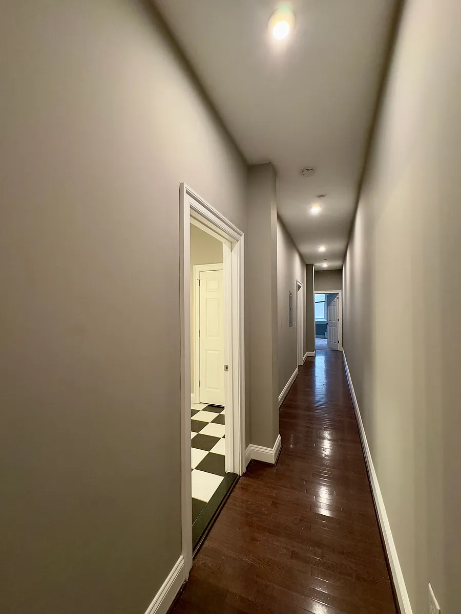 Building Photo - Apartment Units with In-Unit Laundry in Downtown Baltimore, MD!