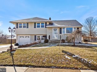 3554 Swiftwater Ln, Brookhaven, PA 19015