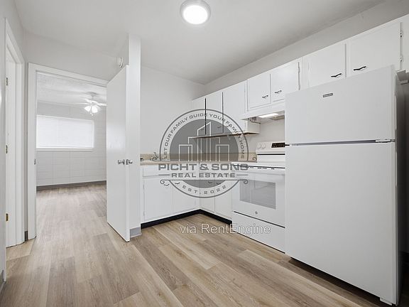 3rd image of 420 E Park Ave #30