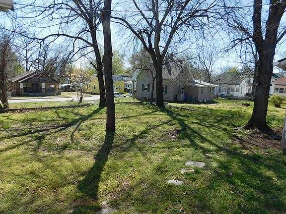 shady back yard