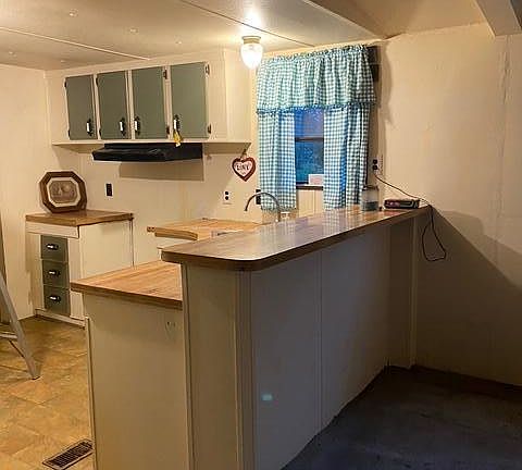 4th image of 514 Old Trail Rd