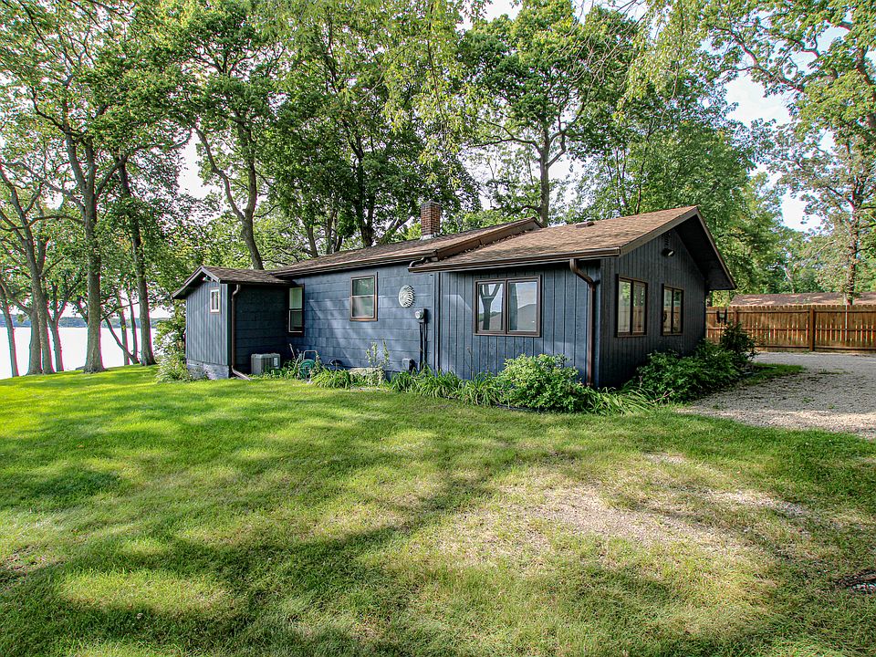 1st image of 4880 Interlachen Dr NE