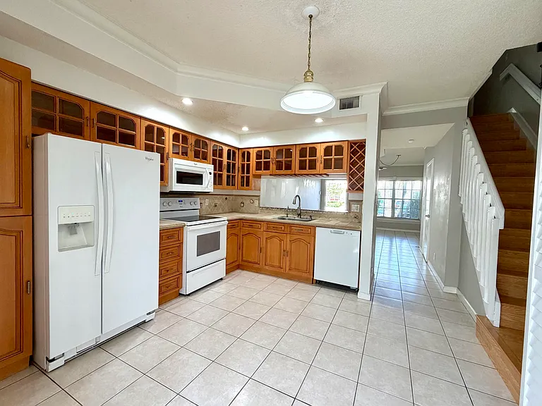 5662 NW 99th Way — Photo 9
