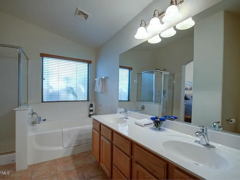 46149 W Guilder Ave — Photo 7