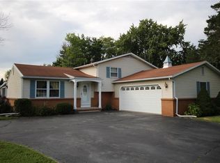 19 Pinehurst Dr, Rochester, NY 14624