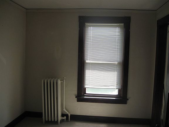 5th image of 36 Fairfield Ave