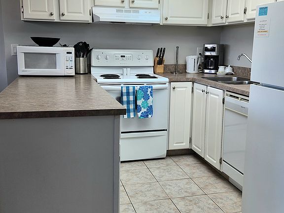 2nd image of 4902 E 37th St #610
