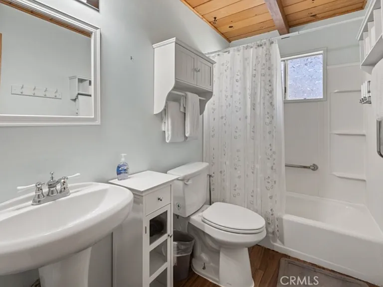 130 Maple Ln — Photo 6