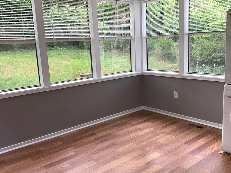 310 Bickett Blvd — Photo 10