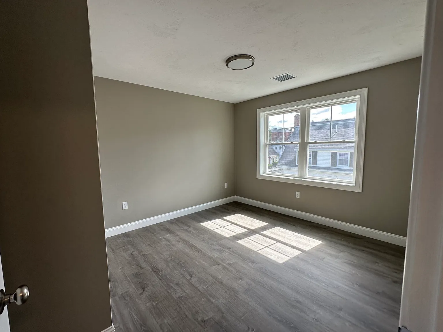 73 Union St — Photo 4