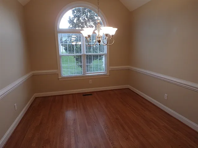 166 Moonlight Dr — Photo 4