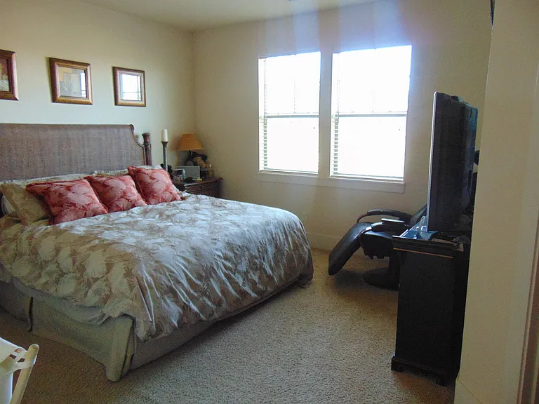 676 SW Trillium Creek Ter — Photo 11
