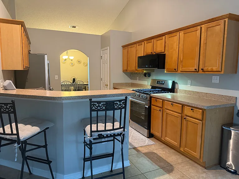 596 Batten Blvd — Photo 10