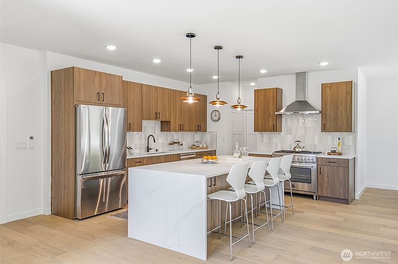 4th image of 5720 NE 65th Street