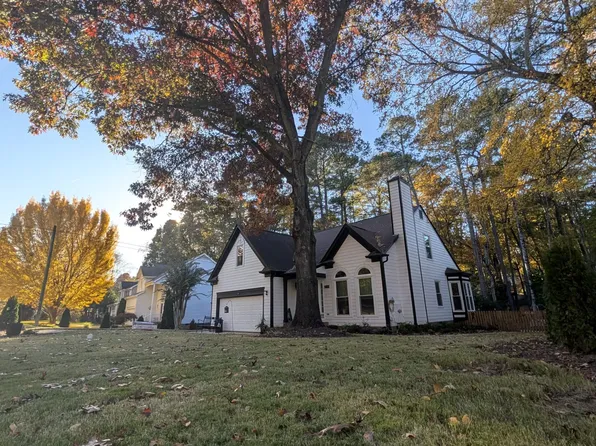 9461 Bells Valley Dr, Raleigh, NC 27617