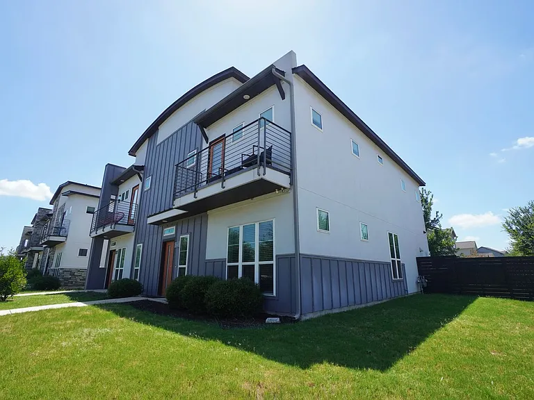 5501 Charles Merle Dr #B — Photo 3