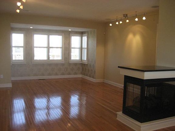 2nd image of 1395 Upper Grenn Cres