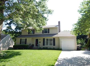 4211 Oxford Rd, Prairie Village, KS 66208