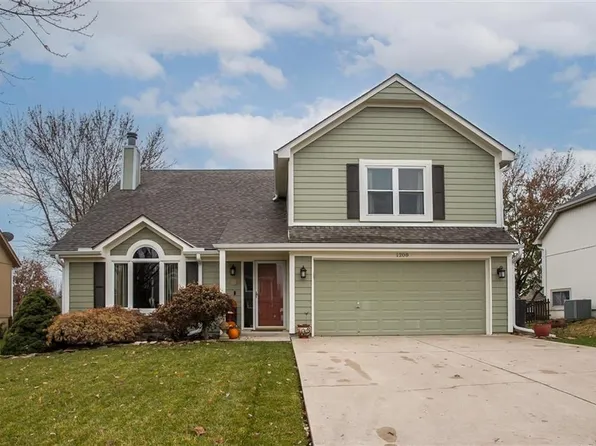1208 NE Magnolia St, Lees Summit, MO 64086
