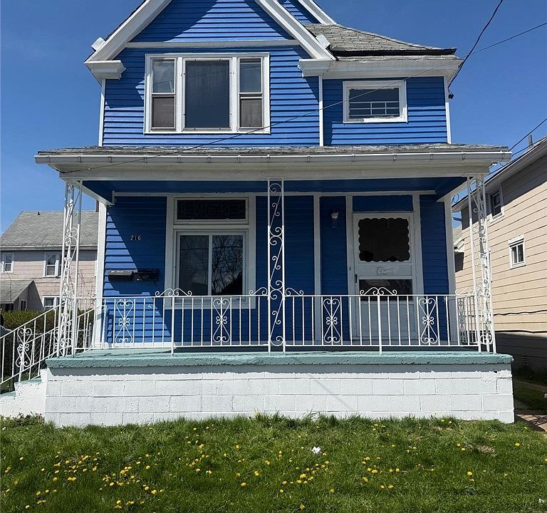 1st image of 216 Metcalfe St