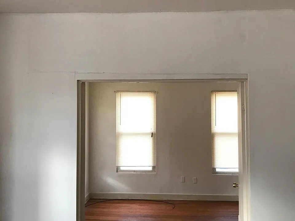 Building Photo 4