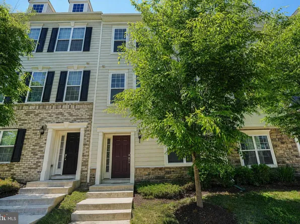 7206 Wood Trail Dr, Lanham, MD 20706