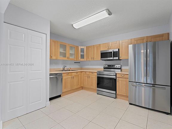 5th image of 2406 SW 54th St