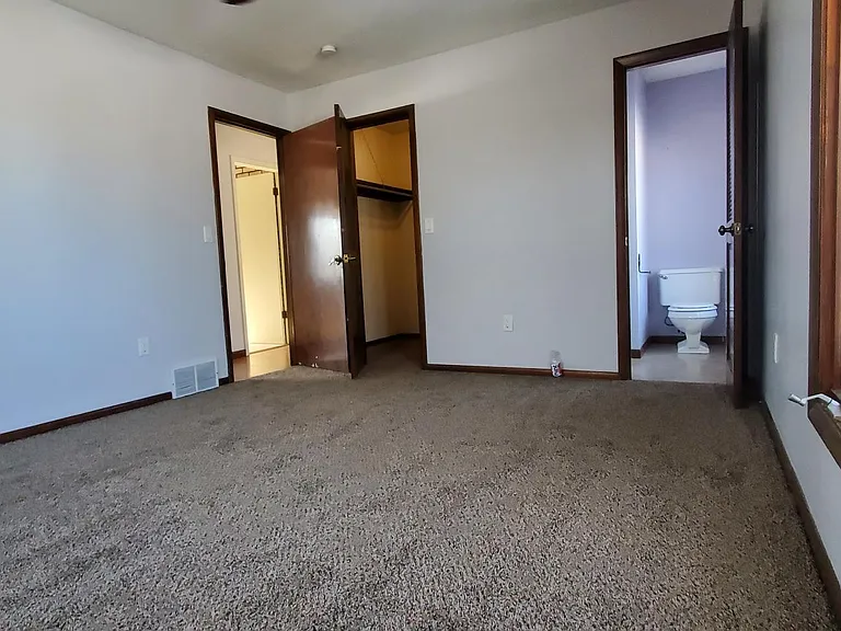 818 N Timberline Cir W — Photo 7