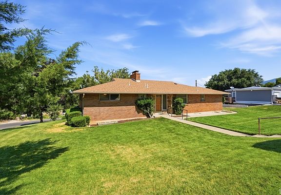 2nd image of 3016 S Davis Blvd